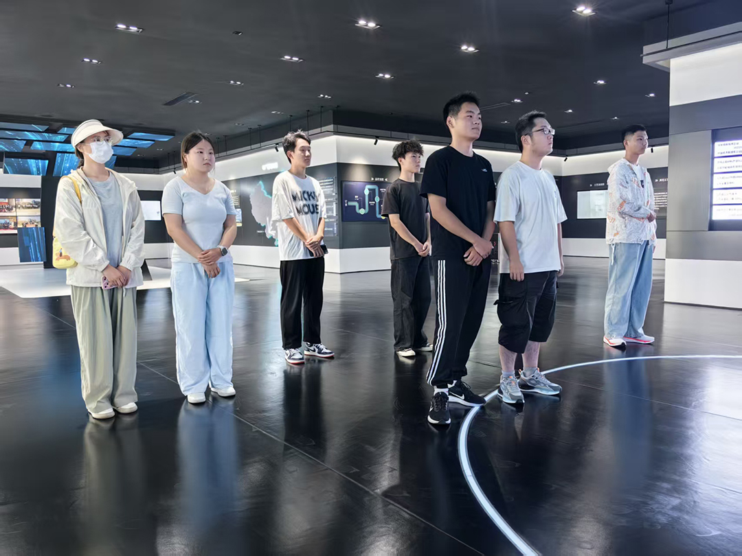 豐元股份棗莊基地“金秋筑夢·豐元啟航”助學(xué)活動  以企業(yè)溫度點亮學(xué)子未來之路